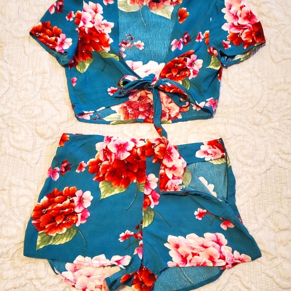 Forever 21 Pants - Forever21 Floral High Waist and Crop Top Set S